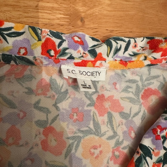 S.C. Society Colorful Floral Women’s Blouse Size Large NWOT. - Picture 3 of 6